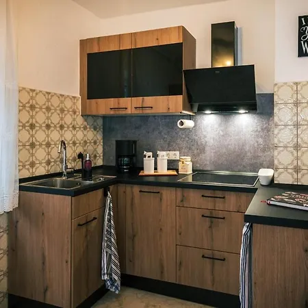 Frankfurter Haus Tatil Evi Zell an der Mosel